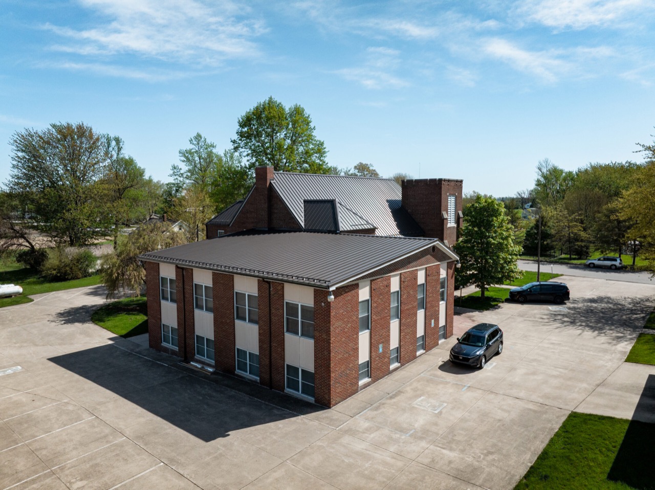 Standing-seam metal roofing project in Muncie, IN, photo 4 of 12