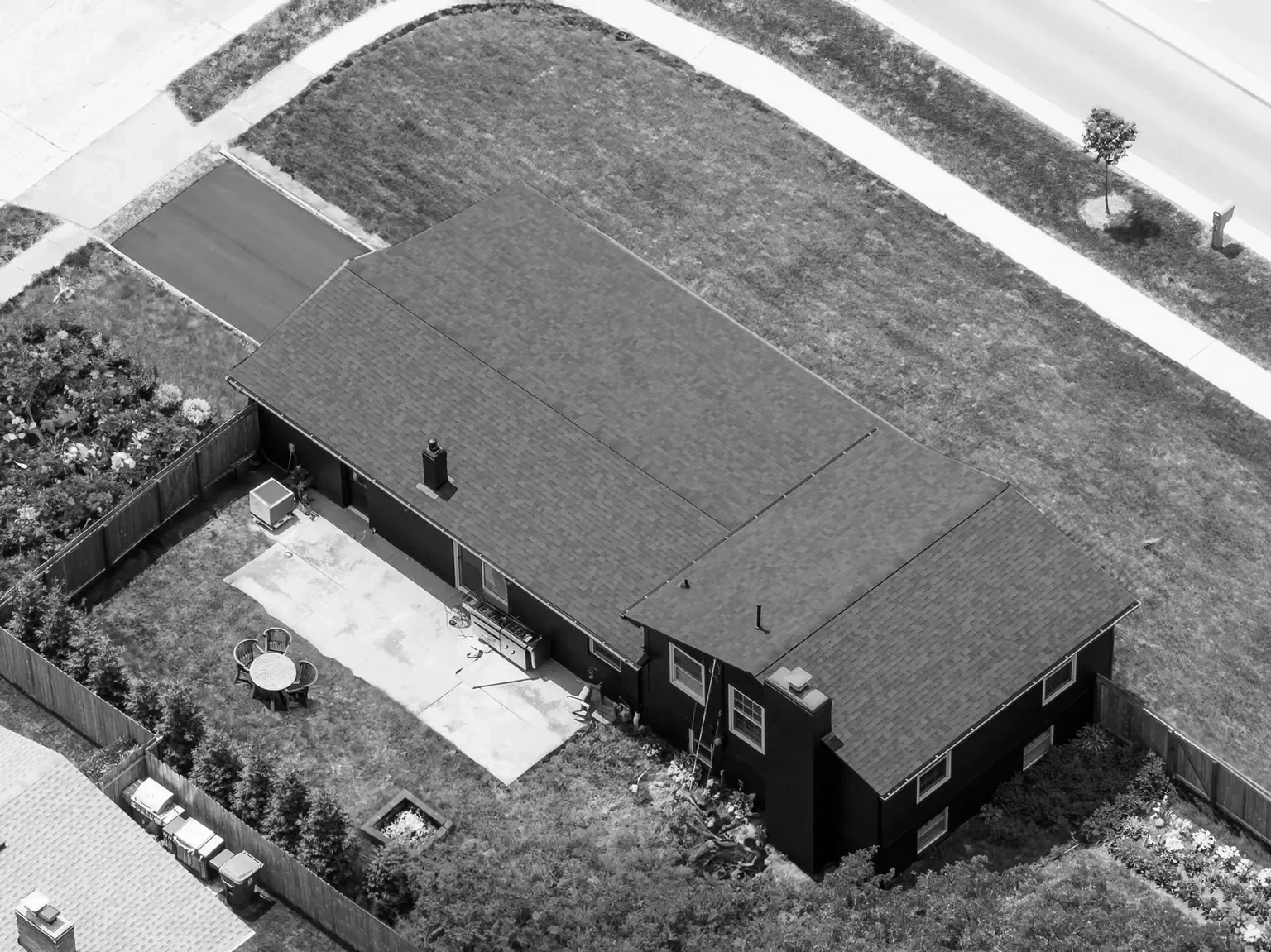Malarkey Vista Brilliant Black roofing project in Carmel, IN, photo 2 of 8