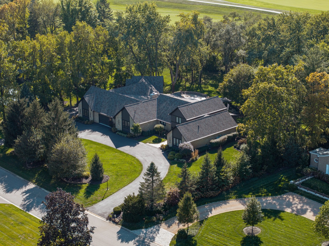 Malarkey Windsor roofing project in Crooked Stick, Carmel, IN, photo 3 of 6