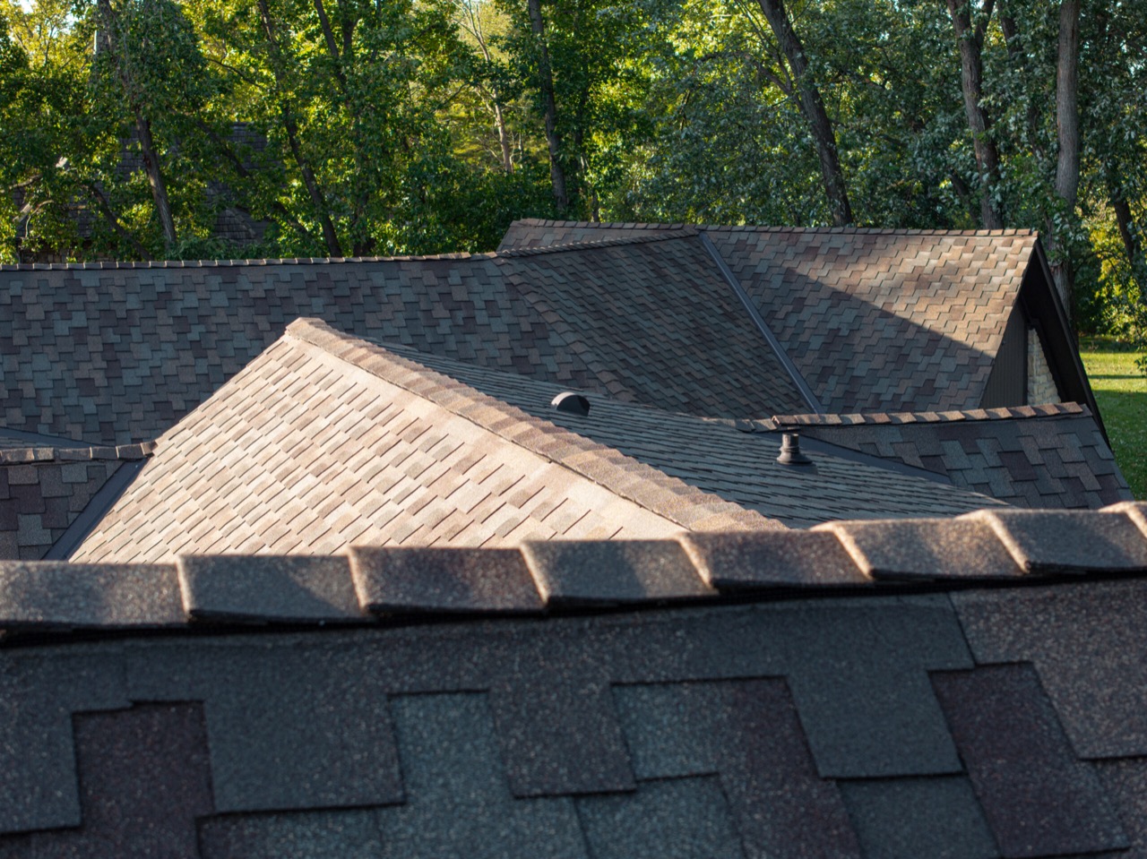 Malarkey Windsor roofing project in Crooked Stick, Carmel, IN, photo 5 of 6