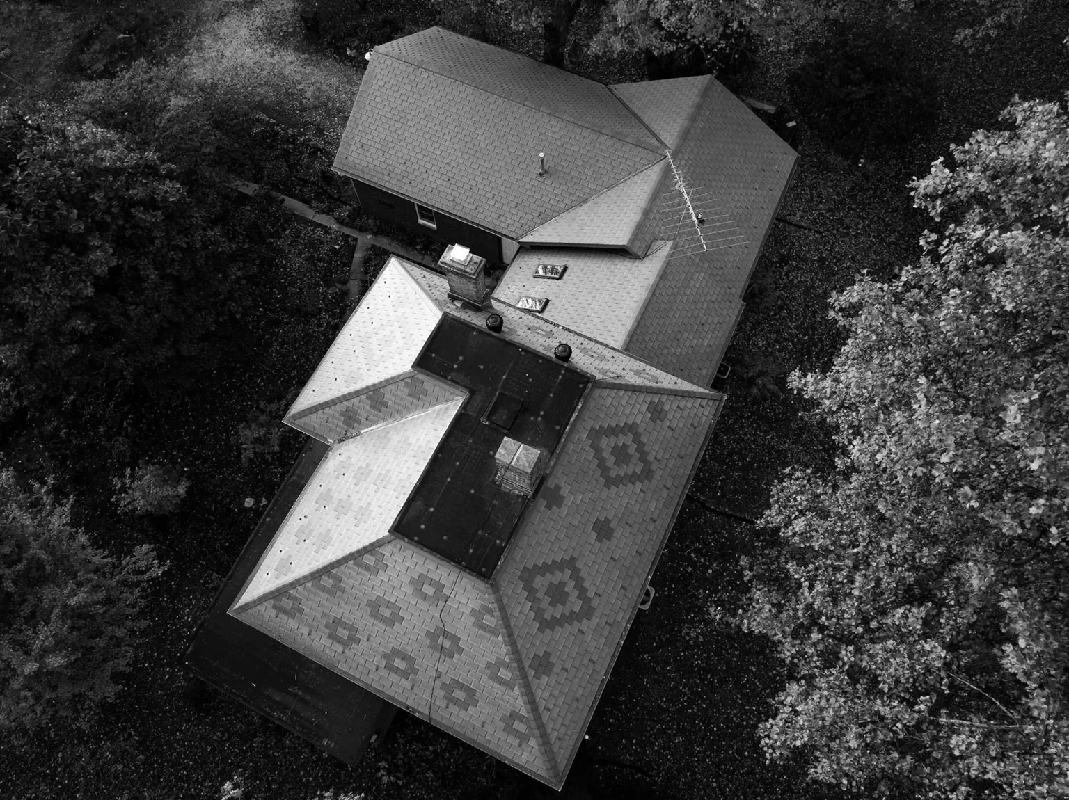 DaVinci composite slate roofing project in Kirklin, IN, photo 14 of 15