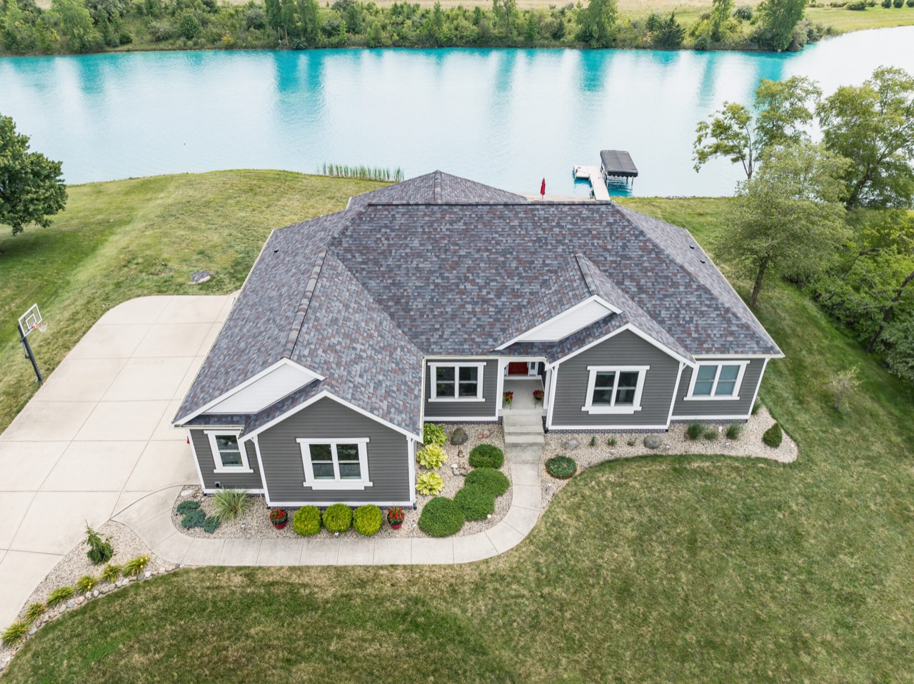 Malarkey Vista Black Oak roofing project in McCordsville, IN, photo 2 of 6