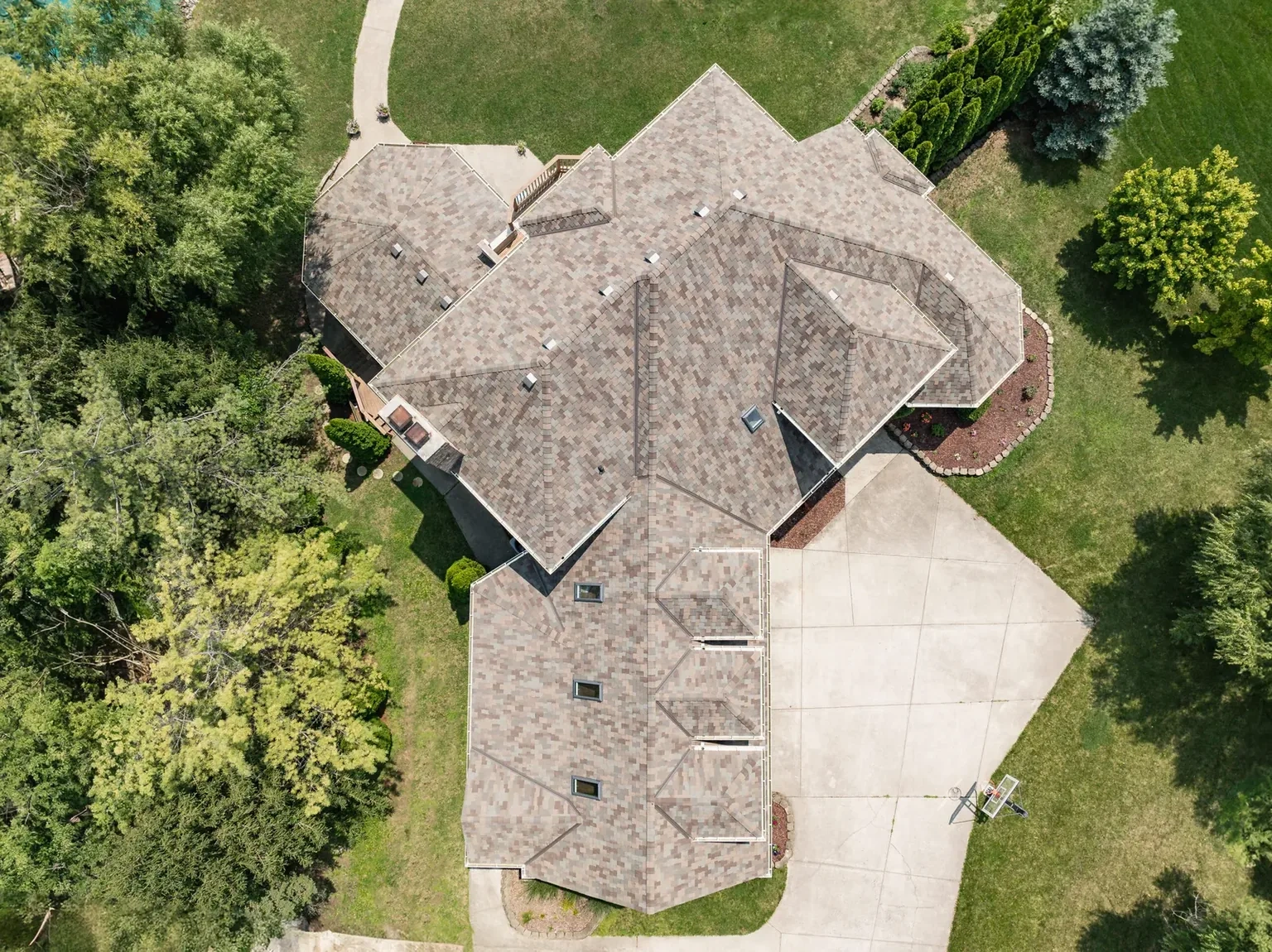Malarkey Windsor roofing and siding project in McCordsville, IN, photo 4 of 8