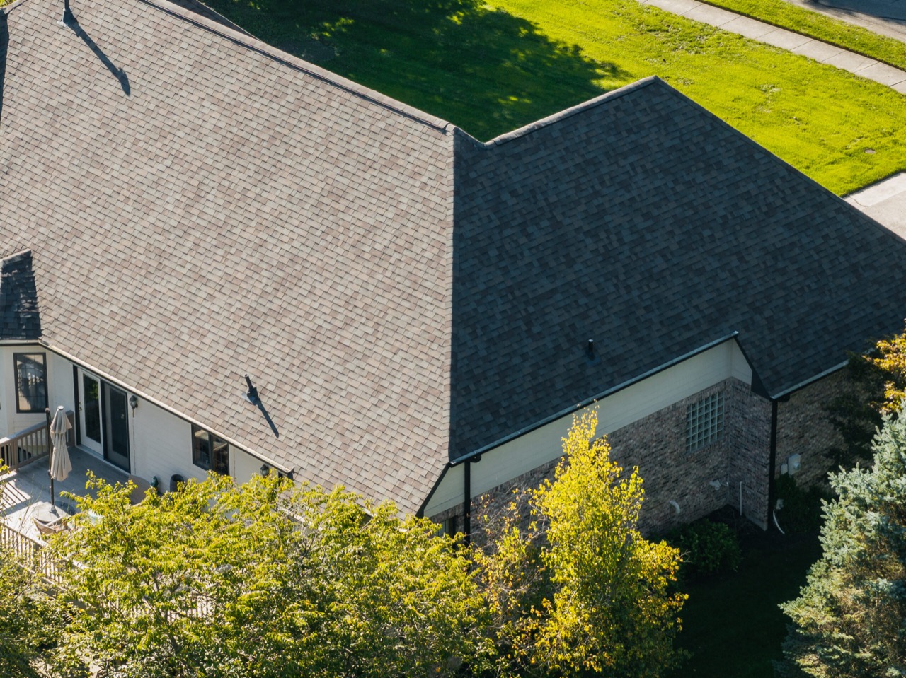 Malarkey Vista roofing project in Zionsville, IN, photo 2 of 10