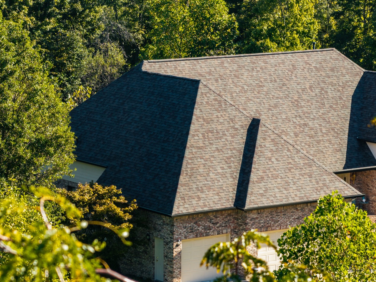 Malarkey Vista roofing project in Zionsville, IN, photo 5 of 10