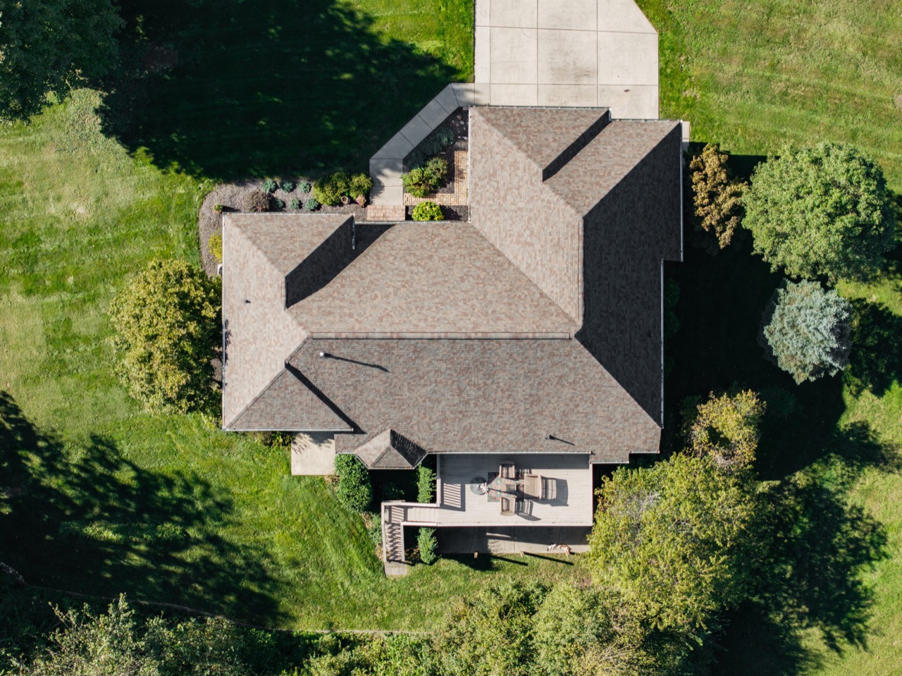 Malarkey Vista roofing project in Zionsville, IN, photo 7 of 10