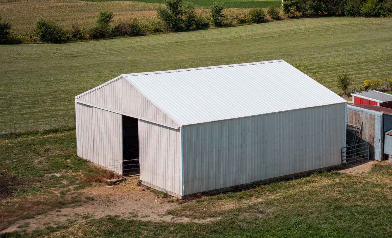 Commercial barn roof project in Thorntown, Indiana